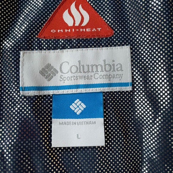 Columbia - Women’s Omni-Tech and Omni-Heat Jacket - EUC - Picture 10 of 16
